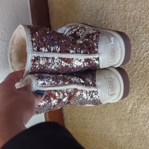 UGG boots - Classic Short Sparkle  sequin S/N 3353 Size 7 - Picture 5 of 10